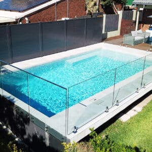 Pool privacy screen